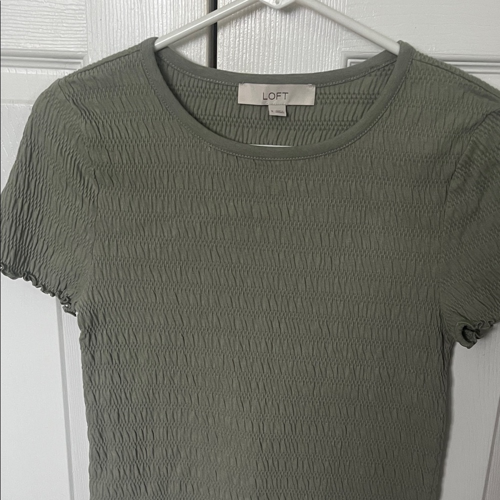 LOFT Women's Sage Green Short Sleeve Top